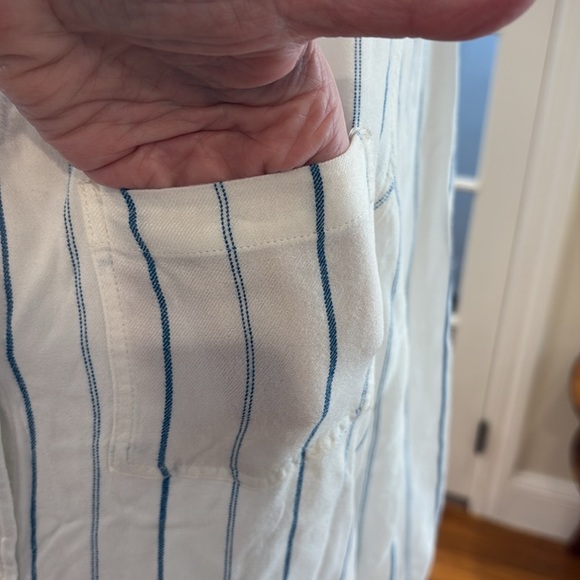Jach’s Girlfriend Blue and White Striped Rayon long sleeve Women’s Shirt. Size M - Picture 3 of 8